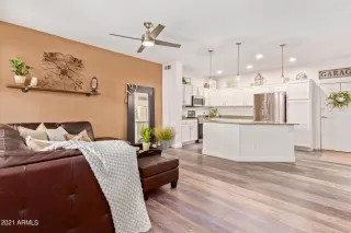 Photo #6: 6325188 Listing