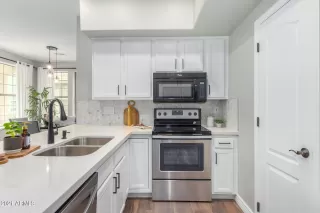 Photo #5: 6325436 Listing