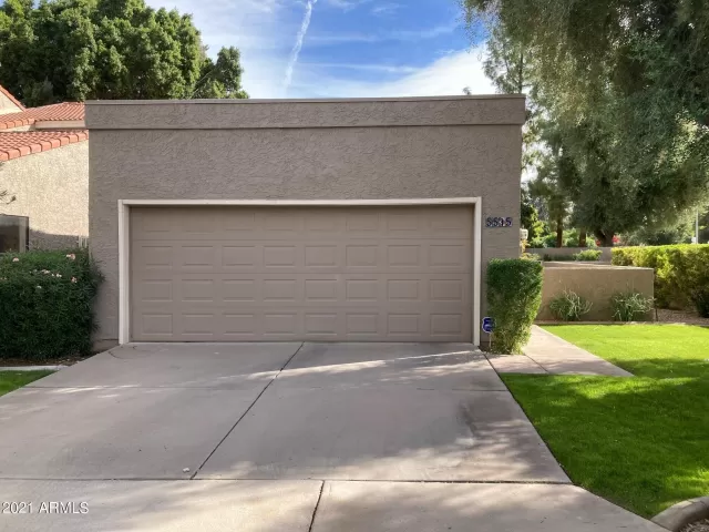 MLS: 6325533 Condo For Sale