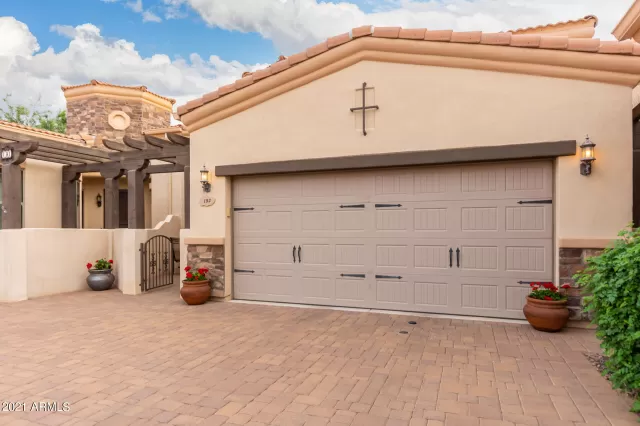 MLS: 6325584 Condo For Sale