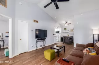 Photo #4: 6325801 Listing