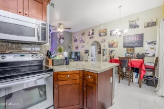 Photo #6: 6325829 Listing