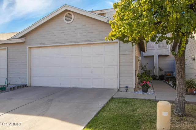 MLS: 6325869 Condo For Sale