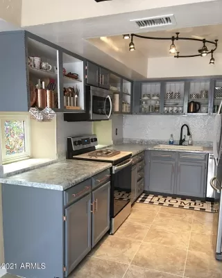 Photo #5: 6325989 Listing