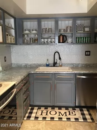 Photo #6: 6325989 Listing