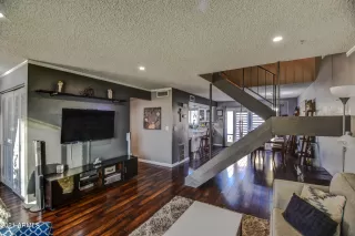 Photo #5: 6325994 Listing