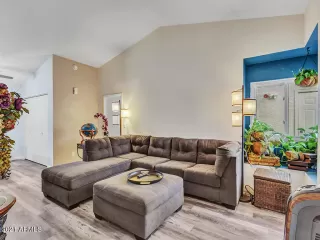 Photo #6: 6327033 Listing