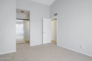 Photo #6: 6327085 Listing