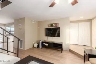 Photo #6: 6327308 Listing