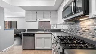 Photo #5: 6327881 Listing