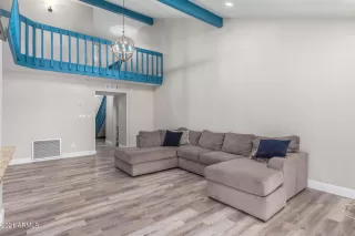 Photo #6: 6327883 Listing