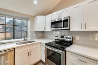 Photo #4: 6328206 Listing