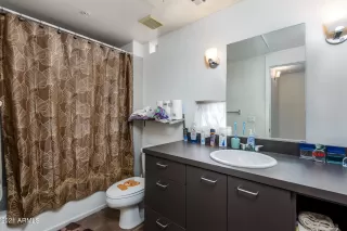 Photo #5: 6328667 Listing
