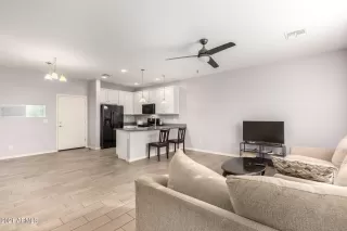 Photo #6: 6328697 Listing