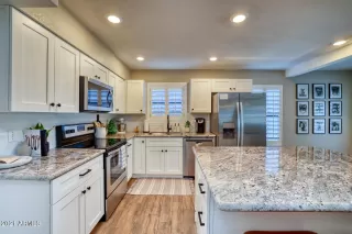 Photo #5: 6328861 Listing