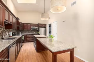 Photo #2: 6328980 Listing 