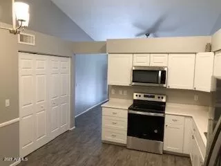 Photo #3: 6329177 Listing