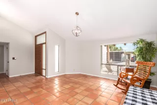 Photo #3: 6329276 Listing