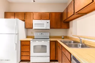 Photo #6: 6329358 Listing