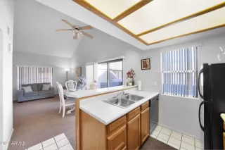 Photo #5: 6329601 Listing