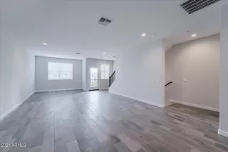 Photo #3: 6329943 Listing