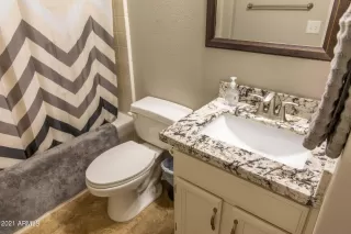 Photo #5: 6329966 Listing