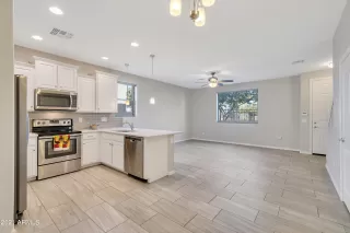 Photo #2: 6330142 Listing 