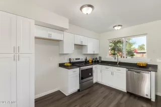 Photo #6: 6330266 Listing 