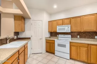 Photo #4: 6330342 Listing 