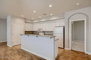 Photo #5: 6330454 Listing