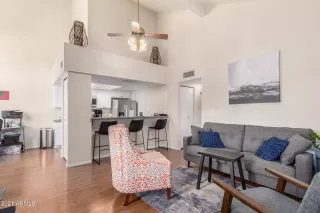 Photo #6: 6330671 Listing