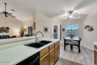 Photo #6: 6330849 Listing