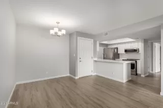 Photo #6: 6331037 Listing