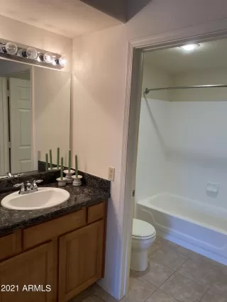 Photo #5: 6331087 Listing