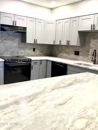 Photo #3: 6331088 Listing