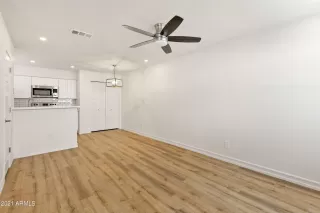 Photo #4: 6331185 Listing