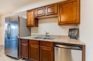 Photo #6: 6331698 Listing