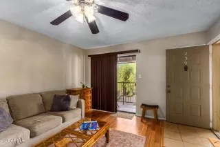 Photo #3: 6332461 Listing