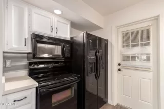 Photo #6: 6332898 Listing