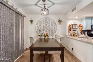 Photo #5: 6333123 Listing 