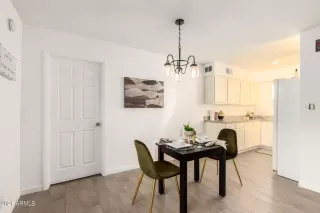 Photo #6: 6333533 Listing