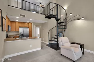 Photo #6: 6334133 Listing