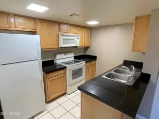 Photo #3: 6334299 Listing