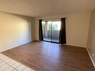 Photo #6: 6334299 Listing