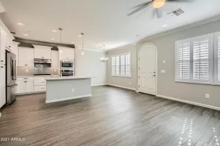 Photo #5: 6334517 Listing