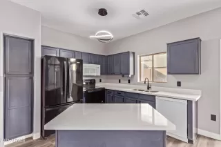 Photo #5: 6335044 Listing