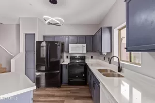 Photo #6: 6335044 Listing