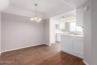 Photo #6: 6335100 Listing