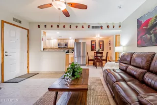 Photo #6: 6335123 Listing