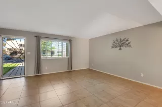 Photo #5: 6335214 Listing